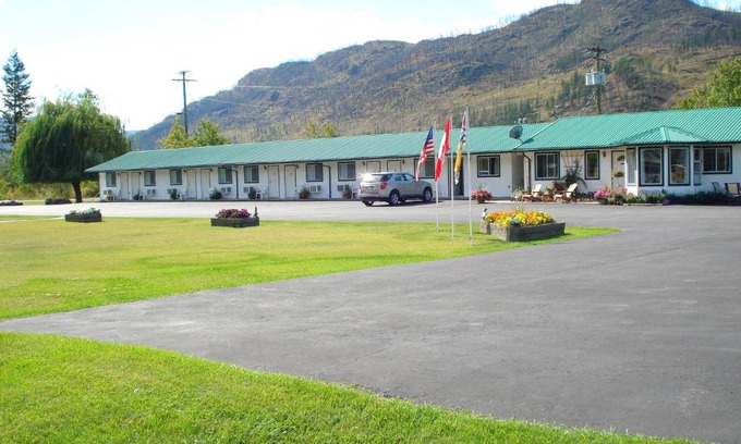 Barriere Hotel | Mountain Springs Motel & RV Park