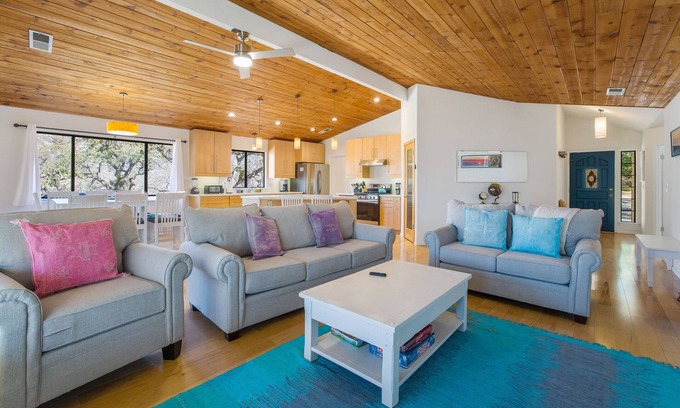 Three Rivers House | MOUNTAIN TOP WITH 4 ACRES AND SPECTACULAR VIEWS WITH HOT TUB