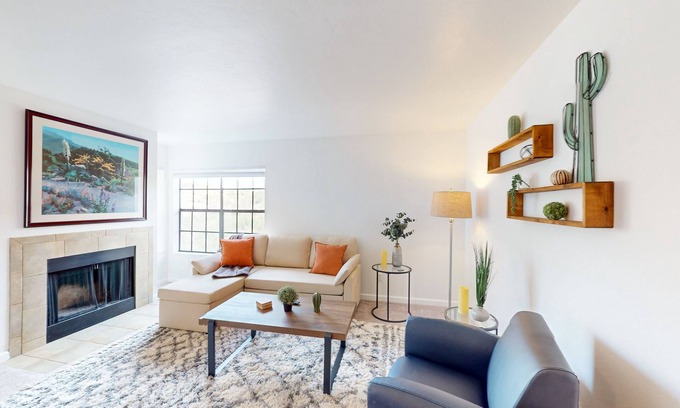Tucson Condo | Mountain-view condo with private balcony + on-site pool, tennis/pickleball