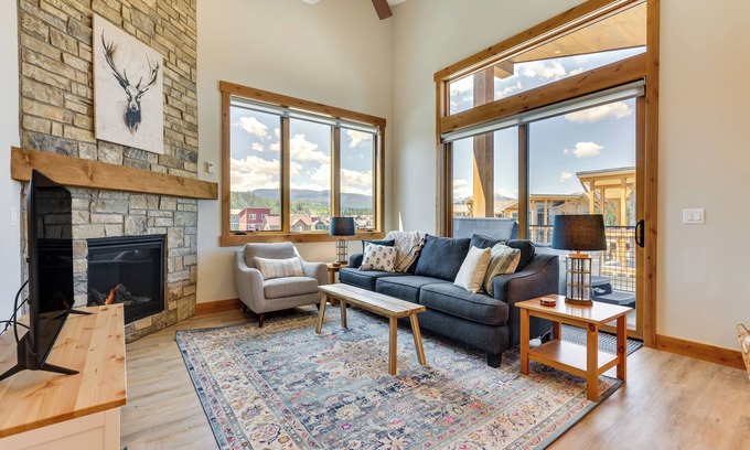Fraser Condo | Mountain-View Fraser Condo w/Balcony + Hot Tub!
