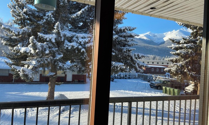 Smithers Hotel | Mountain View Motel