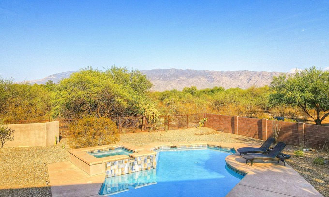 Tanque Verde House | Mountain-view retreat with private pool, spa, patio & central AC - dog-friendly