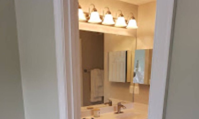Ridgeway House | Mountain View Room in Estate