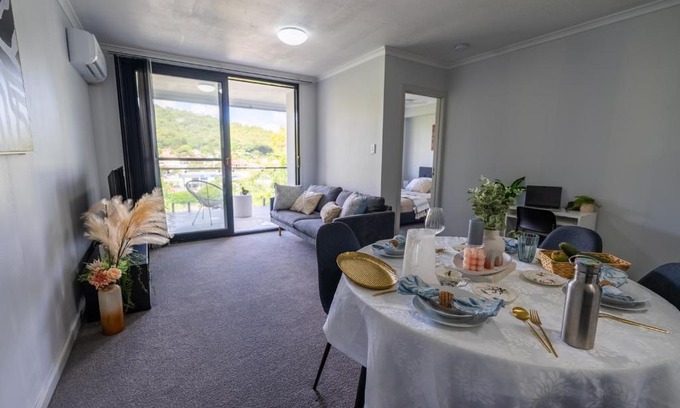 Mount Gravatt East Apartment | Mountain View Serenity Apartment - Central Location
