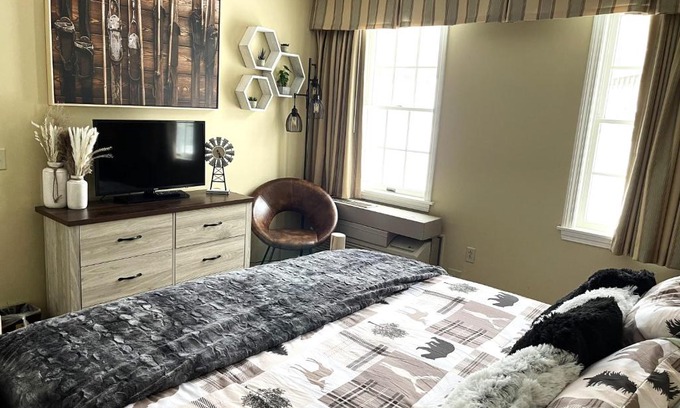 Hancock Apartment | Mountain View Suite Sleeps 4 Ski OnOff Jiminy Peak