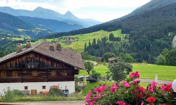 Lesachtal Apartment | Mountain view vacation apartment for two