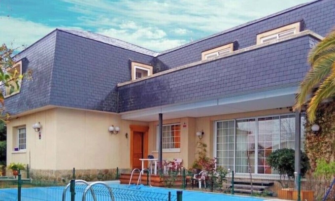 Algete Villa | Mountain View Villa with Swimming Pool in Algete