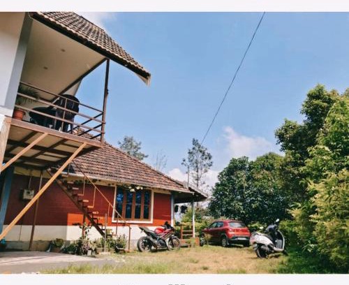 Madikeri House | Mountain village view homestay