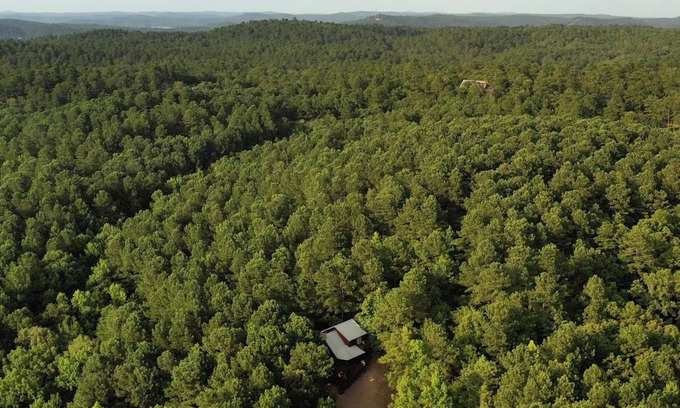 Broken Bow Cabin | Mountain Vista: Stunning 50-Mile Views, Seclusion, Beavers Bend Author's Cabin