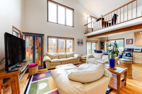 Willowbrook Meadows House | Mountain Vistas