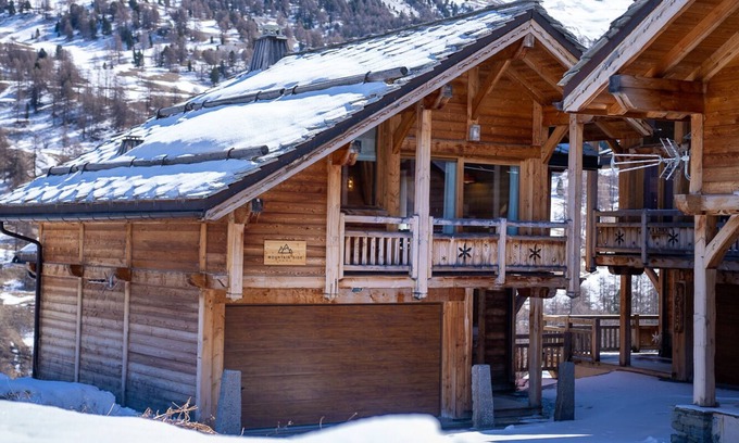 Les Claux Ski Chalet | Mountainside chalet with sauna and jacuzzi 200m from the slopes