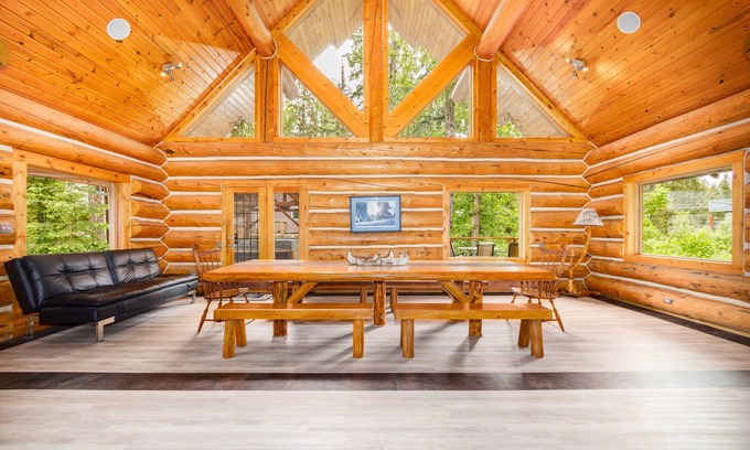 Alyeska House | Mountainside lodge with private hot tub, deck, grill, mtn & ski views, fireplace