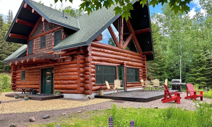 Lutsen Cabin | Mountainside Log Cabin on Caribou Lake