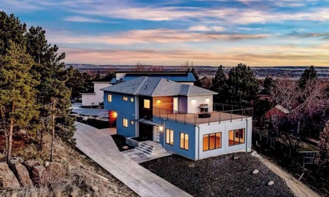 Vernon House | Mountainside Luxury Entertainer | Game Room & Deck