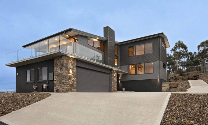 East Jindabyne House | Mountview 43 -Brand new Executive Home