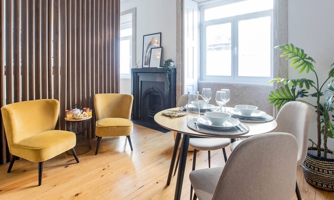 Sao Nicolau Apartment | Mouzinho Studio w/AC in City Center by LovelyStay