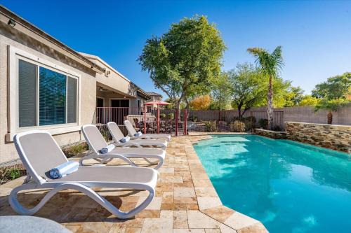 Rovey Farm Estates House | Movie Theater Pool Arcade Fire Pit