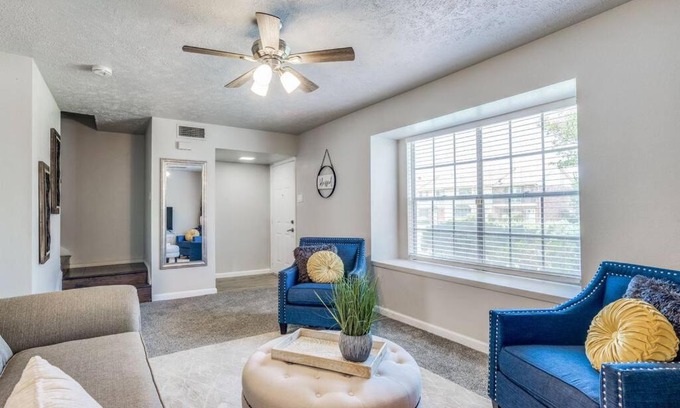 Grand Prairie House | Mpressive Hideaway!