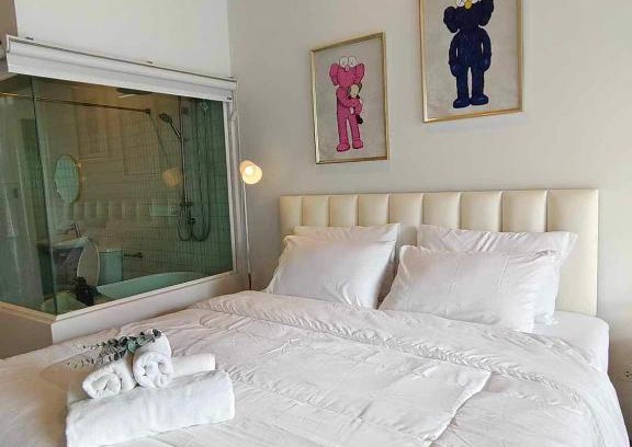 Bangkok City Centre Apartment | Mr Black & Ms White -Self Check in accommodation