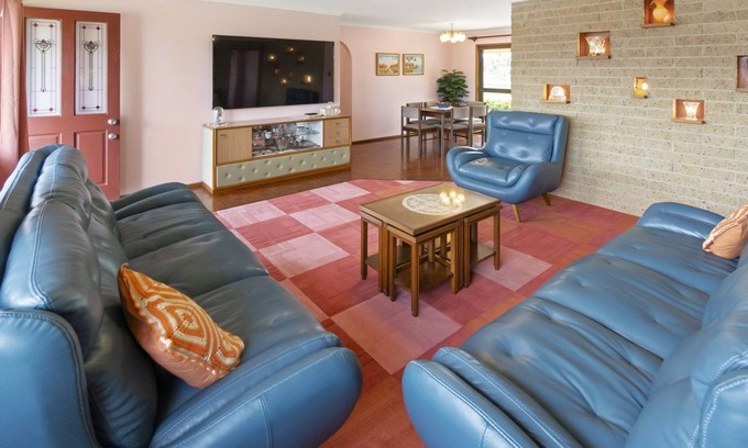 Innes Park House | Mr Wilfords Retro Bungalow