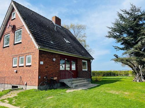 Orth House | Mrak'sche Kommune