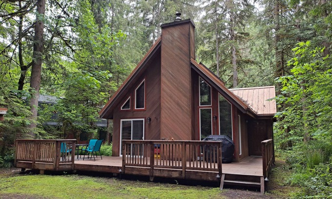 Glacier Cabin | Mt cabin in private community close to Mt Baker
