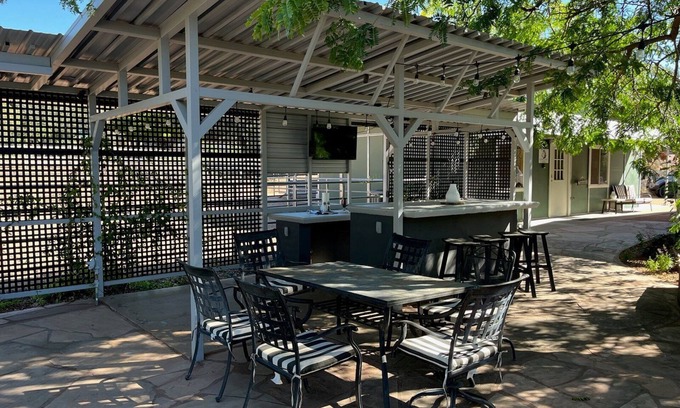 Payson House | MT VIEWS: Guesthouse w/2 HORSE STALLS + Turnout, Sleeps 4, Tack Room, Trails, Riding Ring