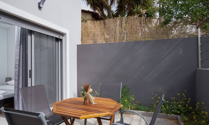 Porto Rafti Apartment | MTC-AN Apartment by the sea and Airport