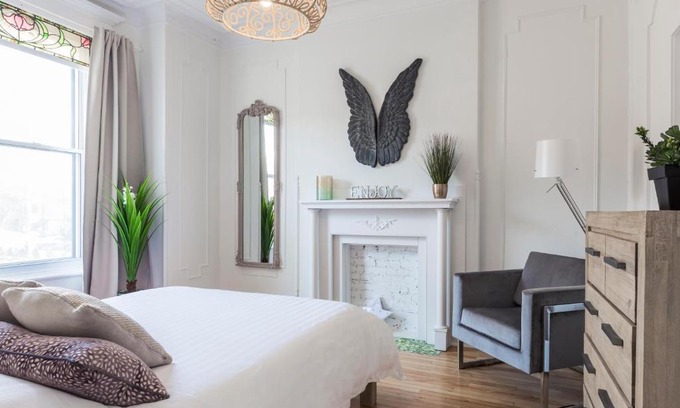 Mile End Apartment | MTLVacationRentals -The Chic Laurier