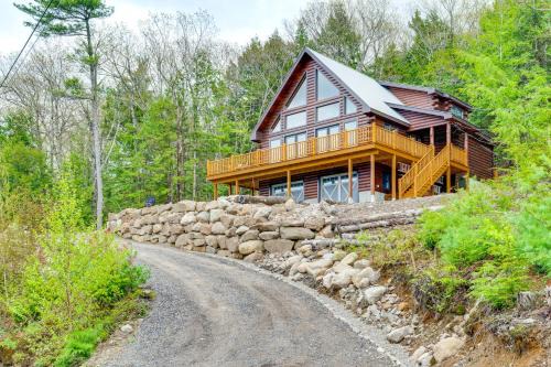 Conway House | Mtn-View Deck Scenic Conway Log Cabin!