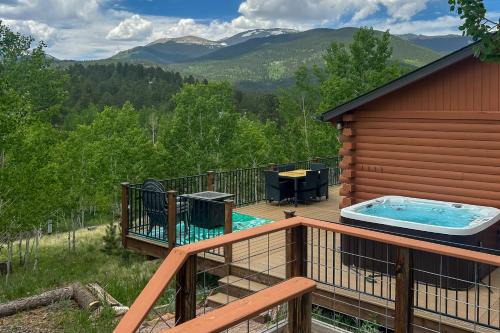 Bailey House | Mtn-View Haven with Hot Tub 9 Mi to Dtwn Bailey