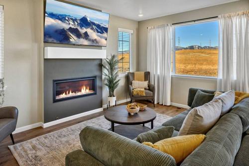 Superior House | Mtn View Oasis: 5bd - Movie/Game - Golden Tee