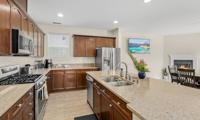 Reno House | Mtn. View. Sleeps 22 3578 Sqft
