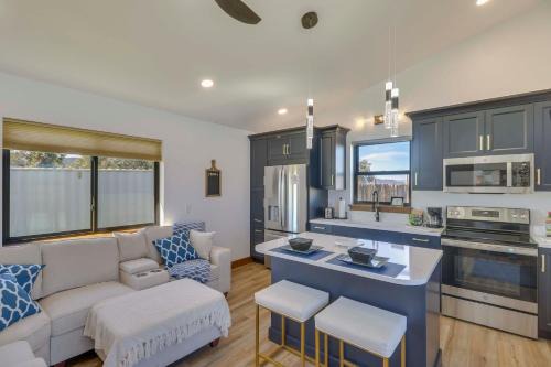 Kalispell House | Mtn-View Tiny Home with Grill Near Skiing!