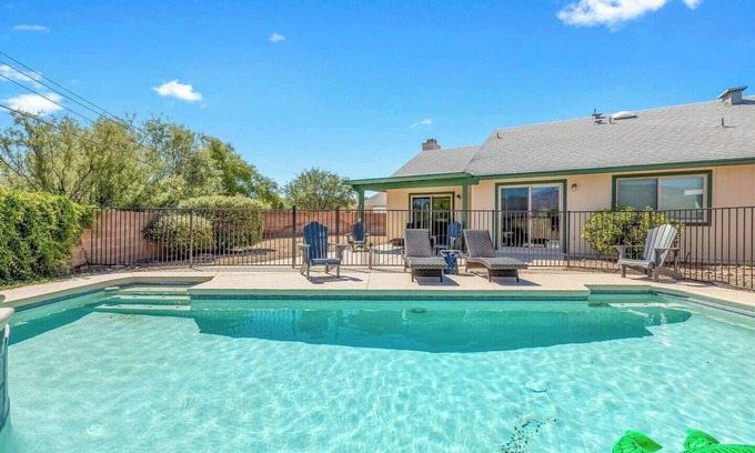 Tucson House | Mtn Views:A Secluded & Spacious Retreat w/Pool&Spa