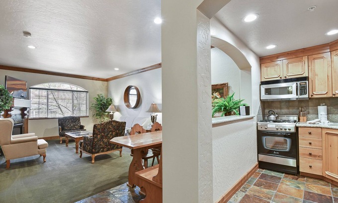 Midway Villa | Mtn Villa Retreat~Hot Spring, Skiing & Park City Villa 2018-1