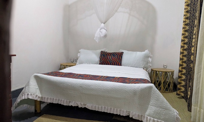 Ruhondo Apartment | MUHABURA VIP ROOM located in Lake view and Volcanos view