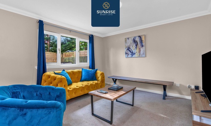 Glenisla House | Muirton 2 - 4 Bedroom, 4 Twin rooms or adjoining beds