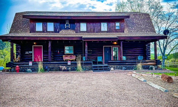 Hot Springs Cabin | Mule Deer Ridge At Seven Sisters