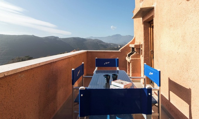 Finale Ligure Apartment | Multi-level apartment with A/C, Wi-Fi, swimming pool, terrace and parking