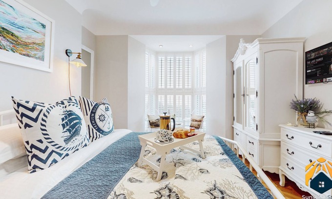 Baglan House | Mumbles Cottage - On the Beachn