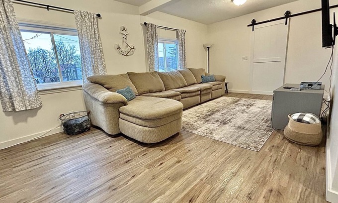 Munising House | Munising Lakeview Getaway