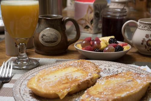 Jonesville Bed & Breakfast | Munro House Bed and Breakfast