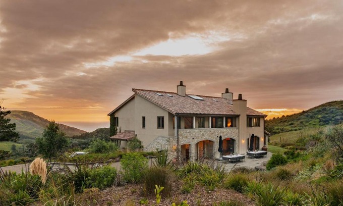 Muriwai House | Muriwai Estate by Amazing Accom
