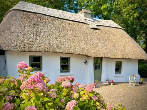 Annesgrove House | Murphys Thatched Cottage