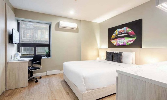 Gay Village Hotel | Muse Queen – Heart of Montreal