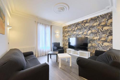 Uribarri Apartment | Museo Funicular City Center by Next Stop Bilbao