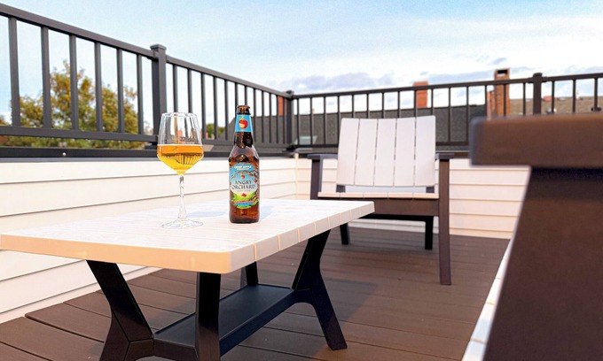 Portsmouth Apartment | Music City Vibe ~ Luxe ~ PVT Deck ~ DWTN ~ <2min to MKT SQ