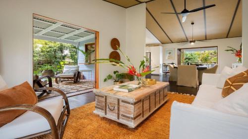 Bangalow House | Mustique - 3 BR Caribbean-inspired village retreat