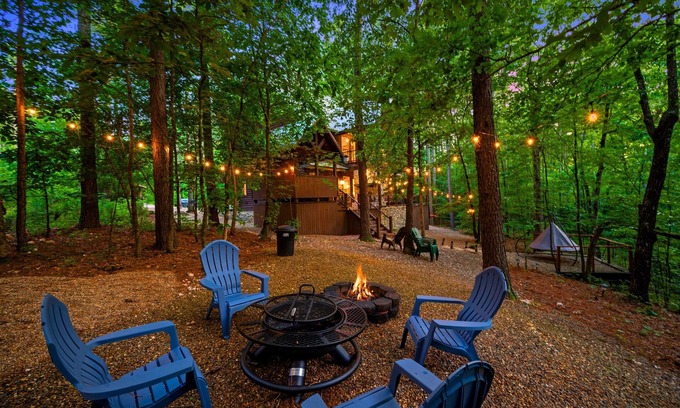 Broken Bow Cabin | Muti Level Deck| Playset, Game Room, Creek